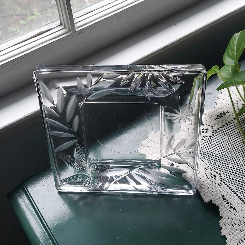 MIKASA ISLAND BREEZE CRYSTAL PICTURE FRAME ETCHED & FROSTED 4x4 SQUARE
